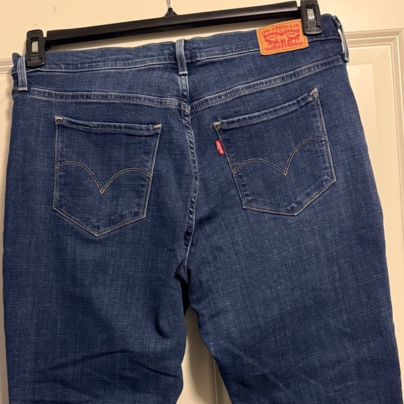 Levi's Women's Skinny Jeans in Deep Blue - Picture 6 of 9